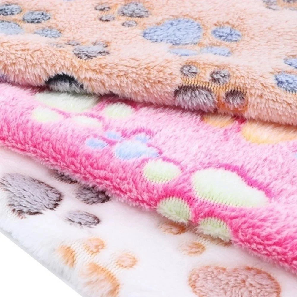 Couverture douce à motifs de pattes pour chiens et chats