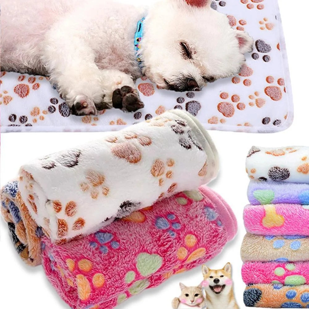 Couverture douce à motifs de pattes pour chiens et chats