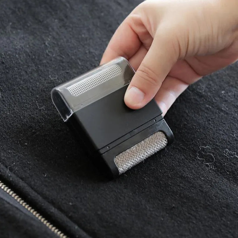 Mini-brosse antipeluche manuelle